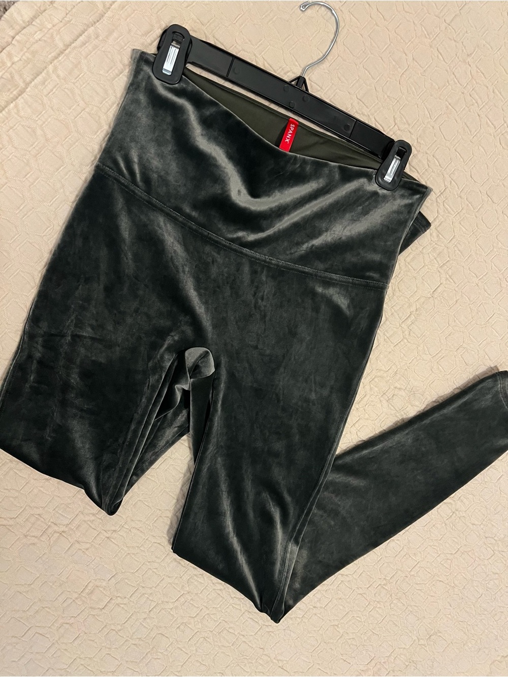 NWOT Spanx Olive green velvet leggings size L